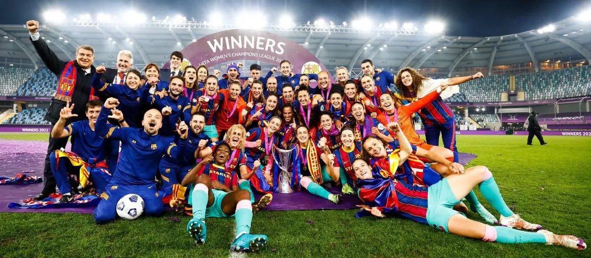 FC Barcelona women's football team featuring Aitana Bonmatí and Alexia Putellas